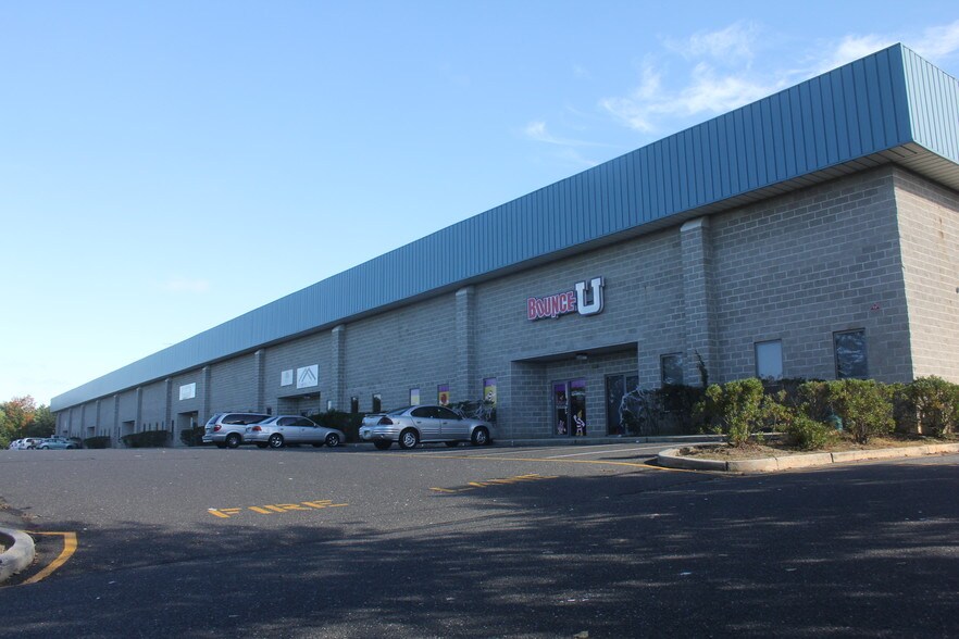 1920 Swarthmore Ave, Lakewood, NJ à louer - Photo du bâtiment - Image 1 de 5