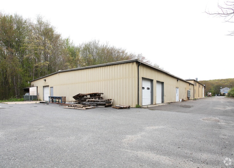 444 Main St, Deep River, CT for lease - Primary Photo - Image 1 of 1