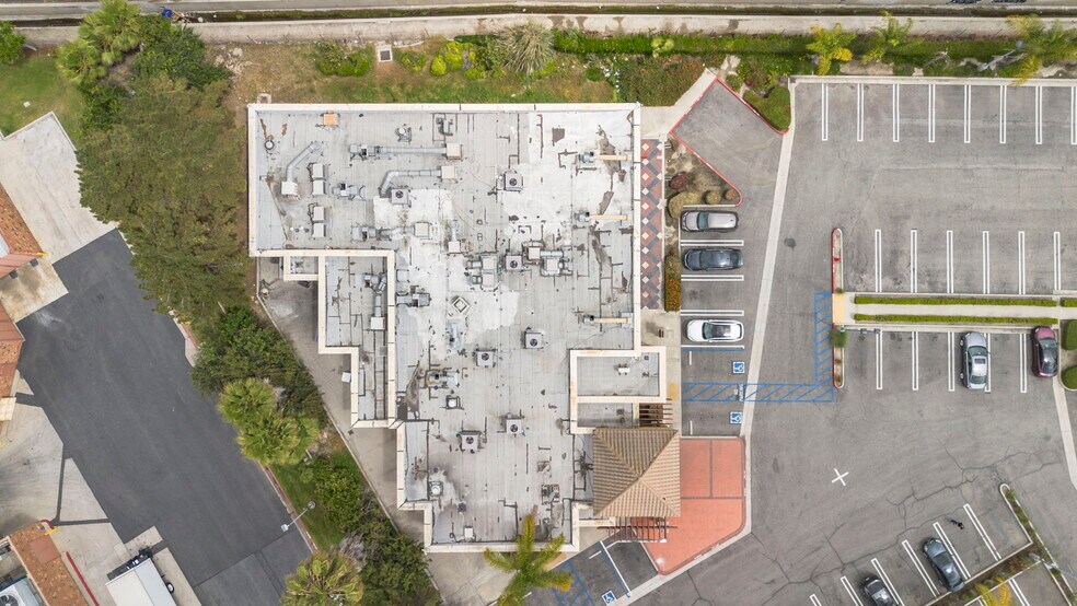 6901 Walker St, La Palma, CA à vendre - Photo du bâtiment - Image 3 de 21