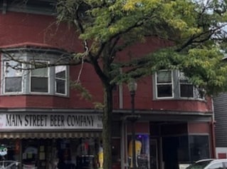 257 Bed Student Housing Portfolio portfolio of 7 properties for sale on LoopNet.ca - Building Photo - Image 3 of 6