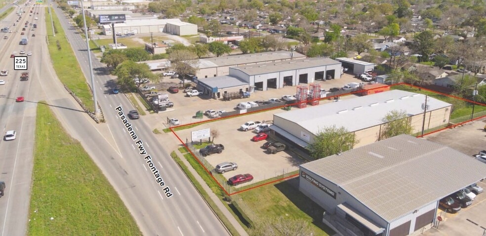 3110 Pasadena Fwy, Pasadena, TX for lease - Building Photo - Image 1 of 6