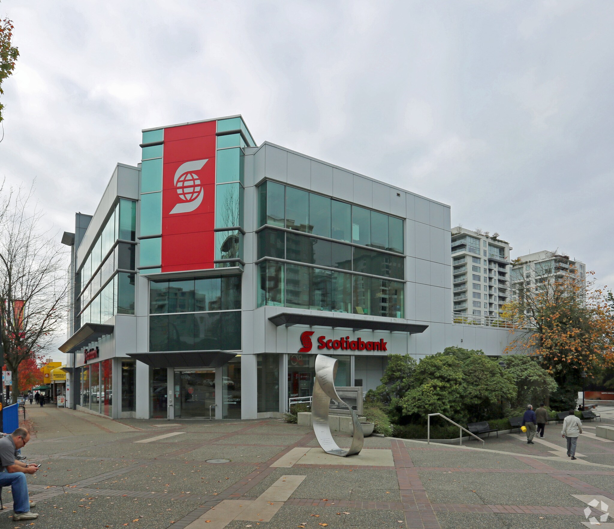 1343-1357 Lonsdale Ave, North Vancouver, BC for sale Primary Photo- Image 1 of 1