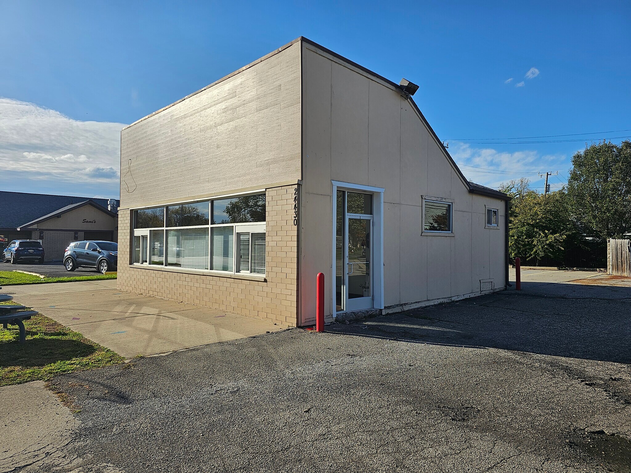 24430 Eureka Rd, Taylor, MI à louer Photo principale- Image 1 de 4