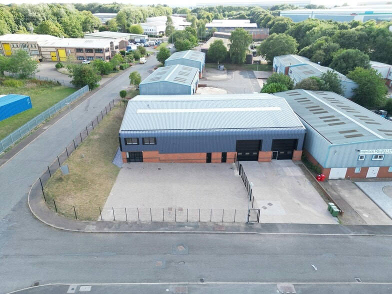 1-10 Whittle Clos, Daventry à vendre - Photo du bâtiment - Image 2 de 7