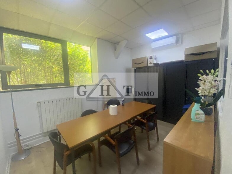 Office in Alfortville for lease - Interior Photo - Image 2 of 4
