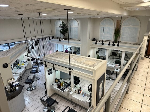 1 School St, Glen Cove, NY à vendre - Photo intérieure - Image 2 de 17