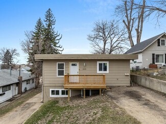 Plus de détails pour 1113 10th St NW, Minot, ND - Multi-résidentiel à vendre