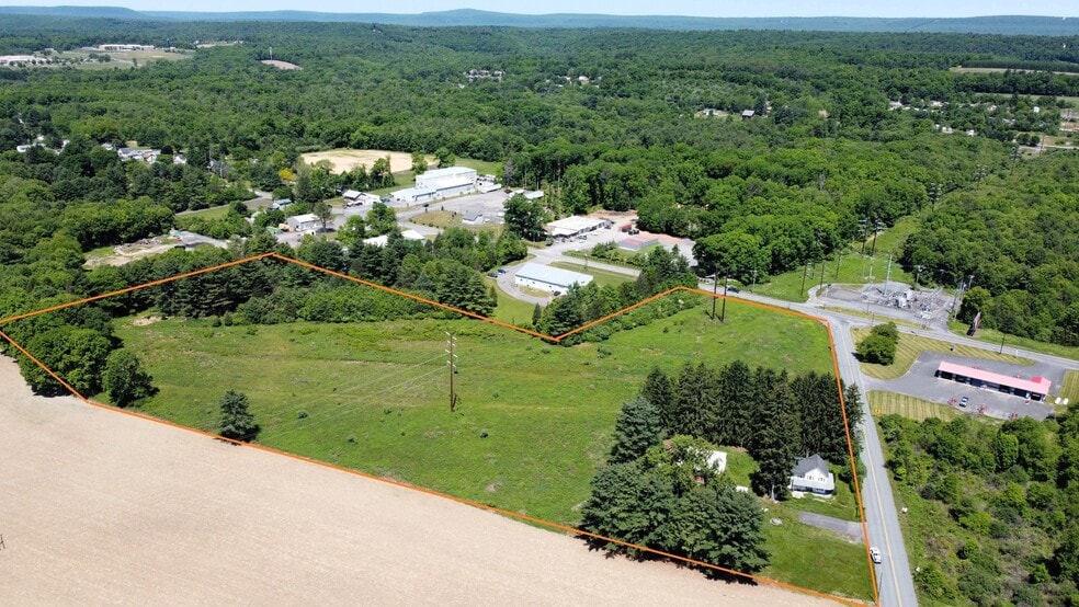 122 Mill Pond Rd, Gilbert, PA for sale - Building Photo - Image 1 of 15