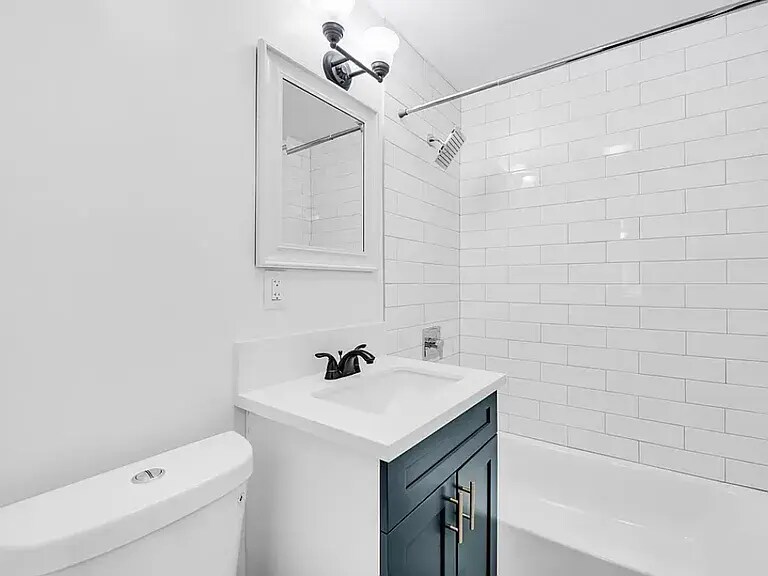 614 S Myrtle Ave, Inglewood, CA à vendre - Photo du bâtiment - Image 3 de 12