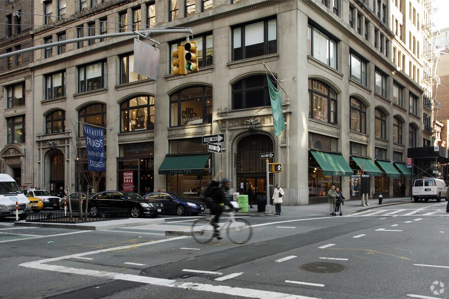 902 Broadway, New York, NY à louer - Photo du bâtiment - Image 2 de 35