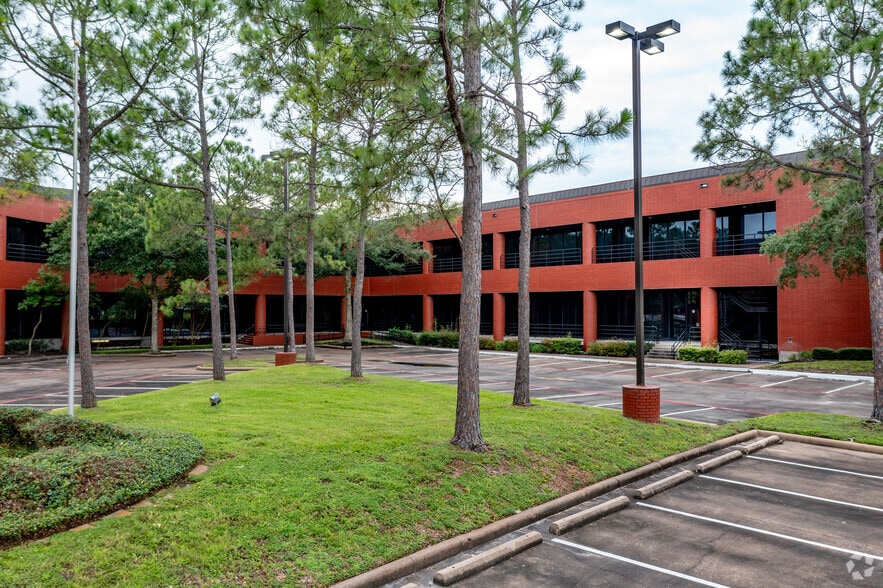 600 Gemini St, Houston, TX for lease - Building Photo - Image 2 of 11