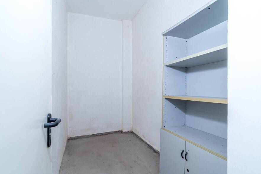 Calle Alberto Durero, SEVILLA, Sevilla for sale - Building Photo - Image 2 of 16