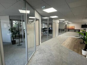 Office in Saint-Gratien for lease Interior Photo- Image 2 of 9