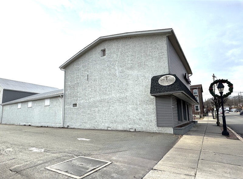16 E Bridge St, Spring City, PA for lease - Building Photo - Image 3 of 11