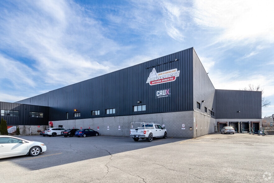 89-95 Boul des Entreprises, Boisbriand, QC à louer - Photo du bâtiment - Image 3 de 16