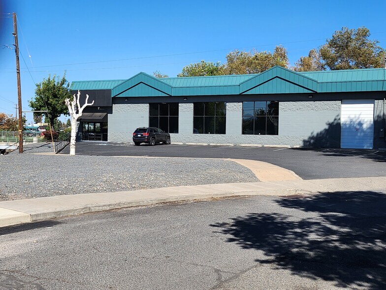 310 SE Railroad St, Bend, OR for lease - Primary Photo - Image 1 of 18