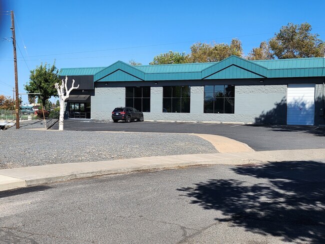 Plus de détails pour 310 SE Railroad St, Bend, OR - Commerce de détail à louer