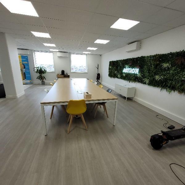 Office in Boulogne-Billancourt for sale Interior Photo- Image 1 of 16