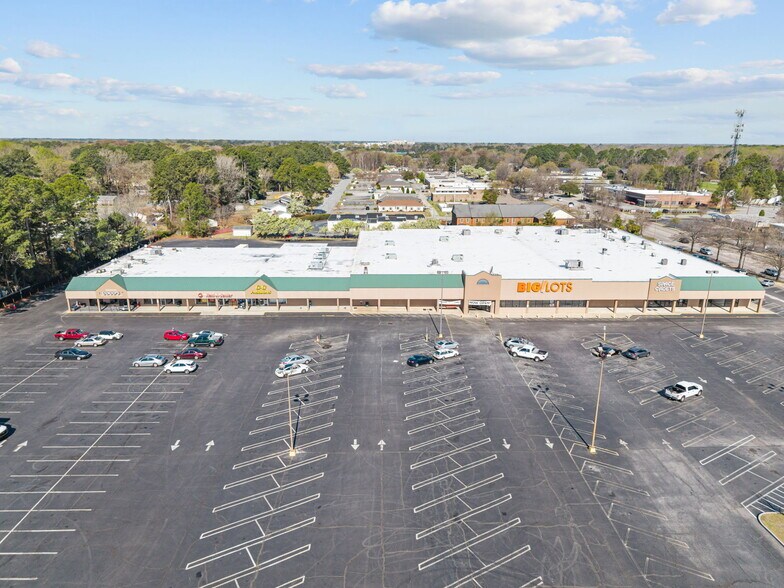 605-611 Greenville Blvd SW, Greenville, NC à louer - Photo du bâtiment - Image 2 de 14