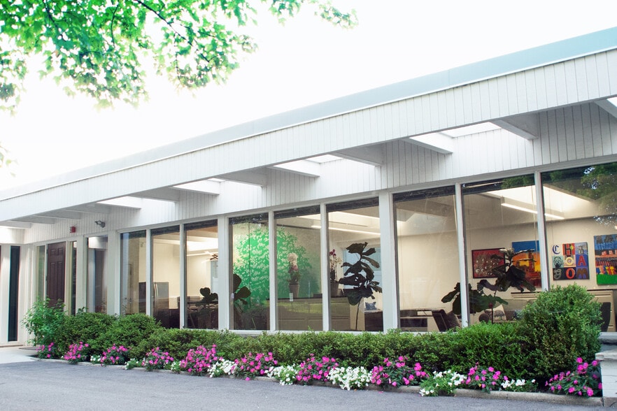 836 Skokie Blvd, Northbrook, IL for sale - Building Photo - Image 3 of 26