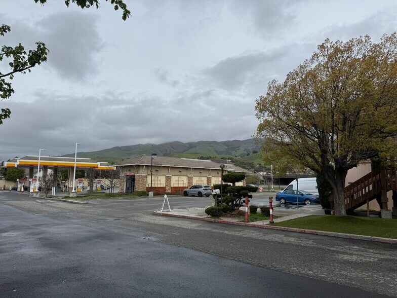 1000 Jacklin Rd, Milpitas, CA à louer - Photo du bâtiment - Image 3 de 11