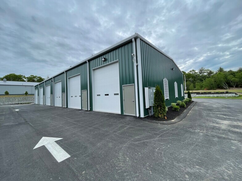 2 Lillian Way, Carver, MA à vendre - Photo du bâtiment - Image 2 de 25