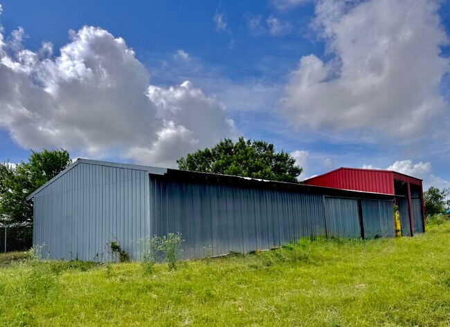 Plus de détails pour 8101 Coulver Rd, Austin, TX - Local d'activités à louer