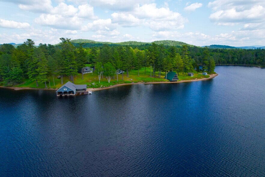 1594 Elk Pond rd, Long Lake, NY à vendre - Photo du bâtiment - Image 1 de 19