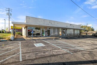 Plus de détails pour 3909 Saint Timothy Ln, Saint Ann, MO - Commerce de détail à vendre