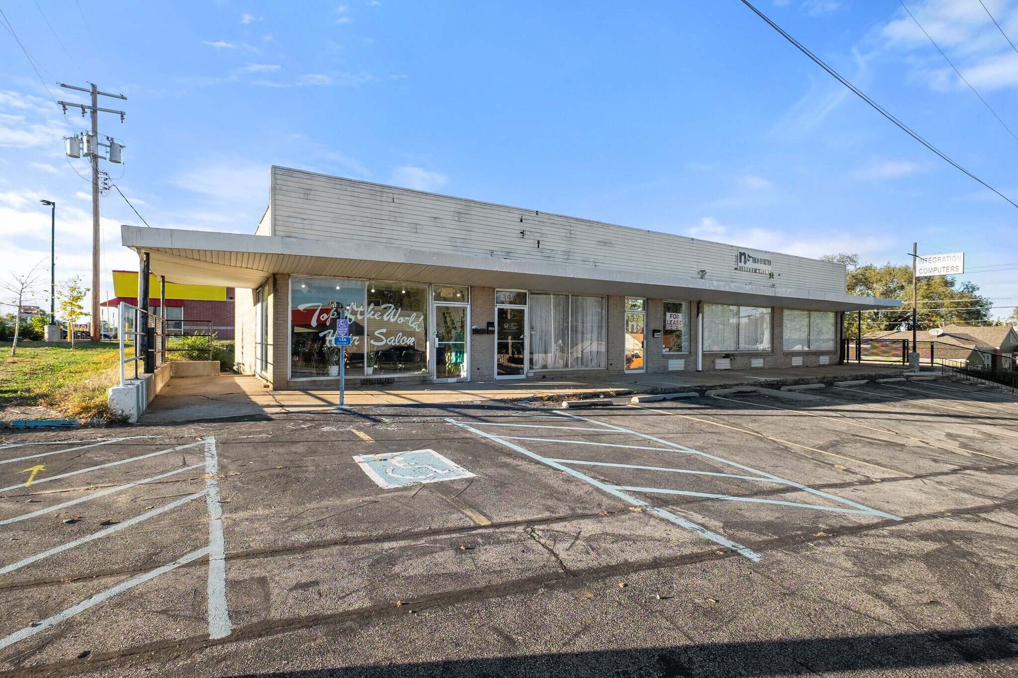 3909 Saint Timothy Ln, Saint Ann, MO à vendre Photo du bâtiment- Image 1 de 14