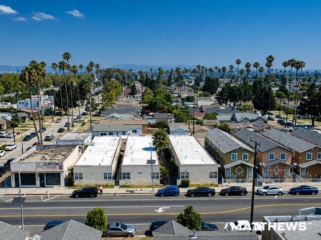 Plus de détails pour 2417 W Vernon Ave, Los Angeles, CA - Multi-résidentiel à vendre