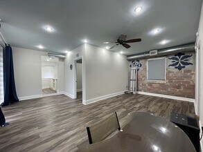 5606 N Nebraska Ave, Tampa, FL for lease Interior Photo- Image 1 of 10