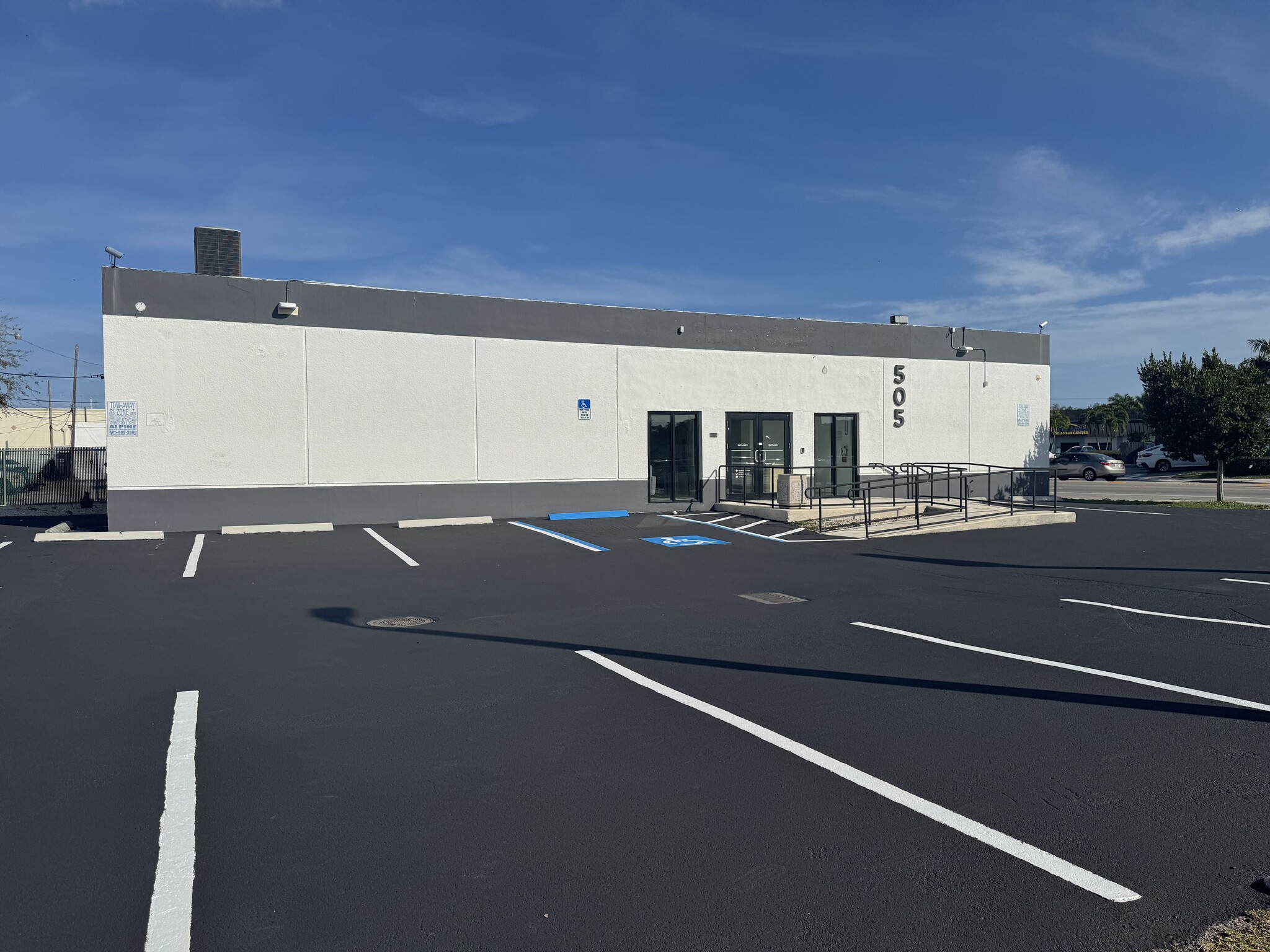 505 NE 125th St, North Miami, FL for lease Primary Photo- Image 1 of 14