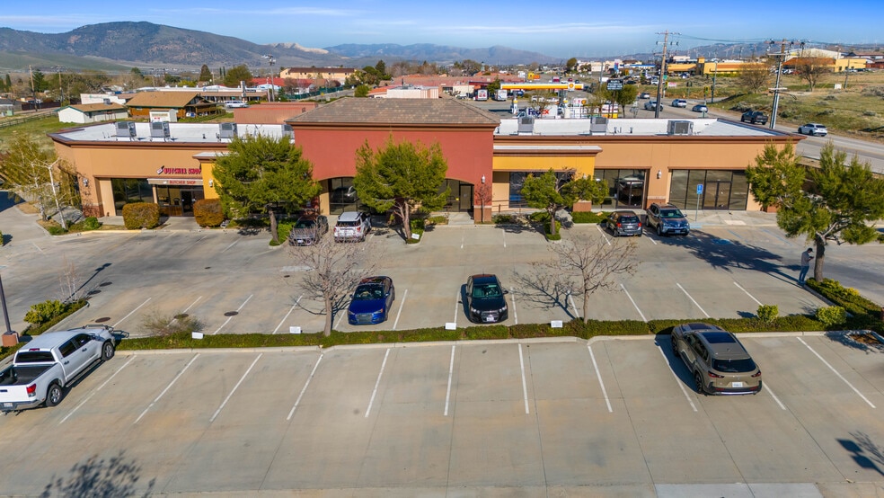 20601 W Highway 202, Tehachapi, CA à vendre - Photo du bâtiment - Image 2 de 12