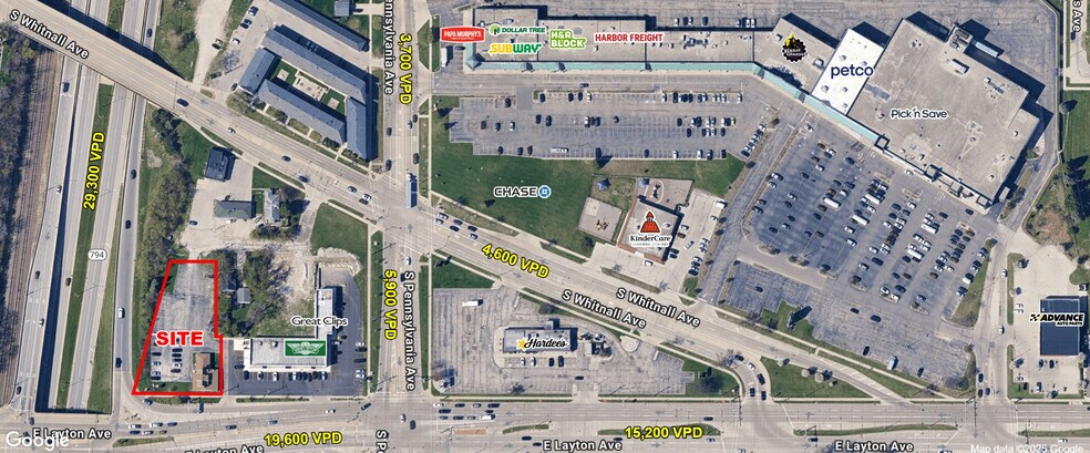 2224 Layton Ave, Saint Francis, WI à vendre - Photo principale - Image 1 de 1