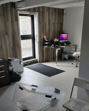 975 Lakeshore Rd E, Mississauga, ON for lease Interior Photo- Image 2 of 4