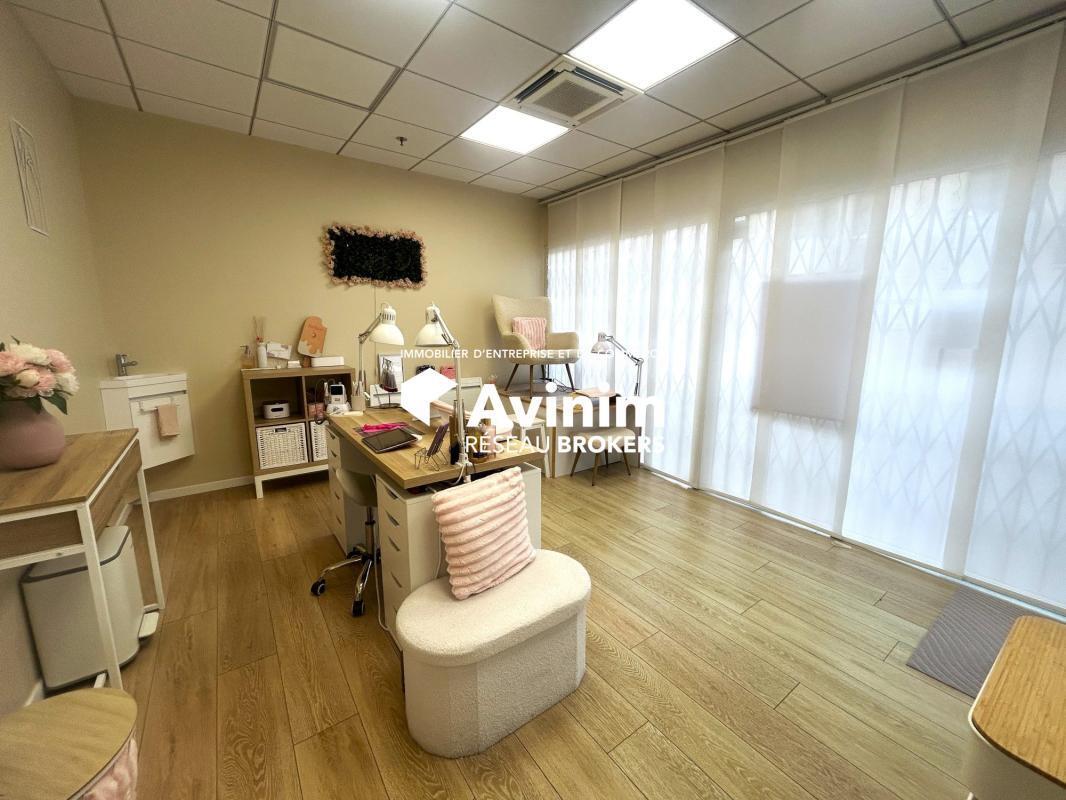 Retail in Colomiers for sale Interior Photo- Image 1 of 3