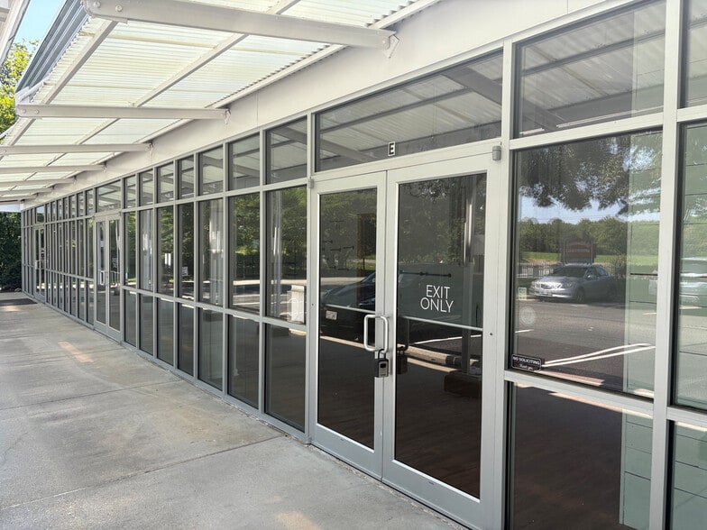 410 Lightfoot Rd, Williamsburg, VA for lease - Building Photo - Image 2 of 9