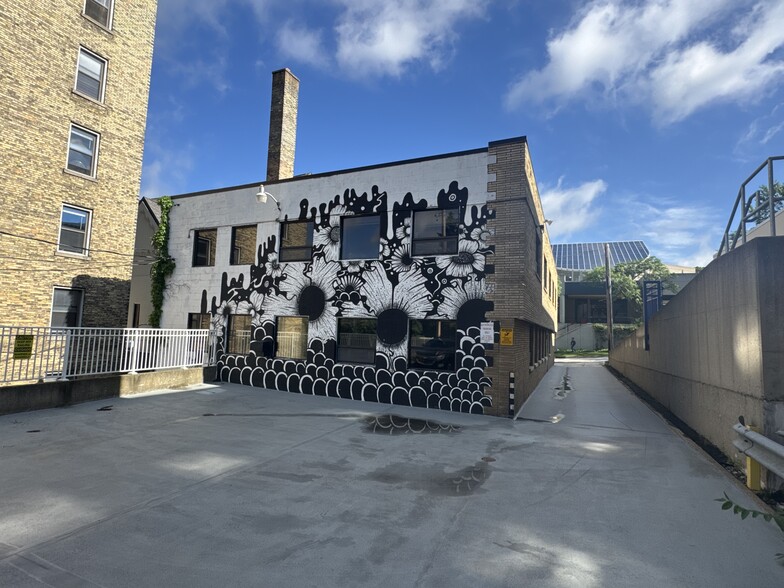 150 Fountain St, Grand Rapids, MI for lease - Building Photo - Image 2 of 14