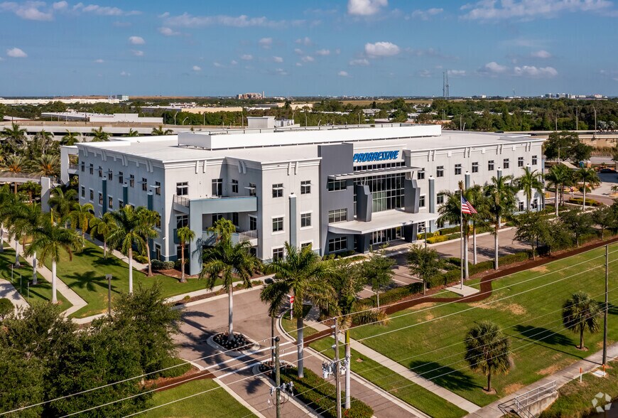 1 ASI Way, Saint Petersburg, FL à louer - Photo du bâtiment - Image 1 de 19