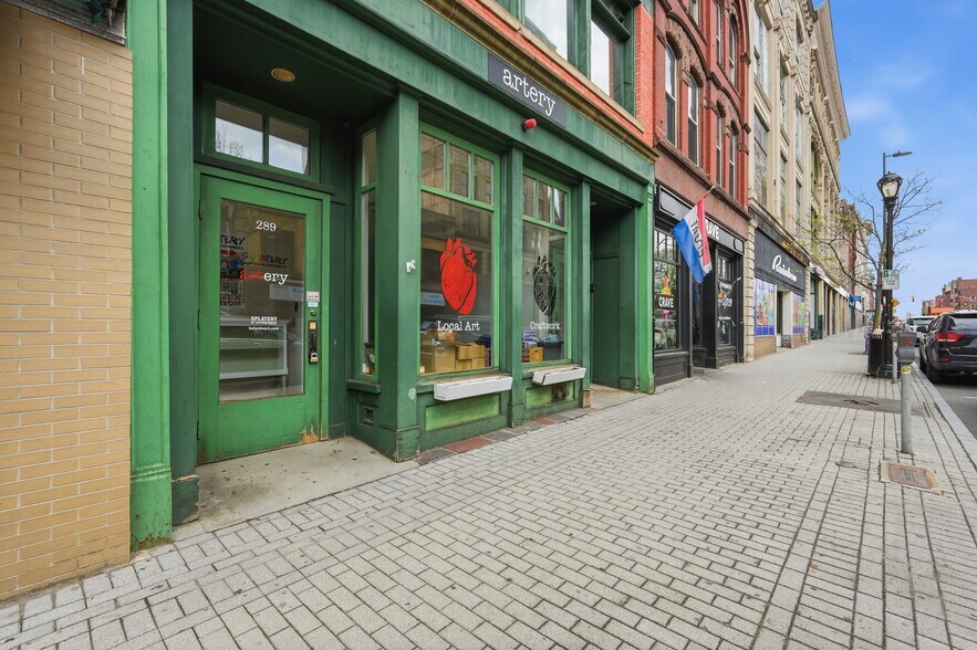 287-289 High St, Holyoke, MA à louer - Photo du bâtiment - Image 3 de 13