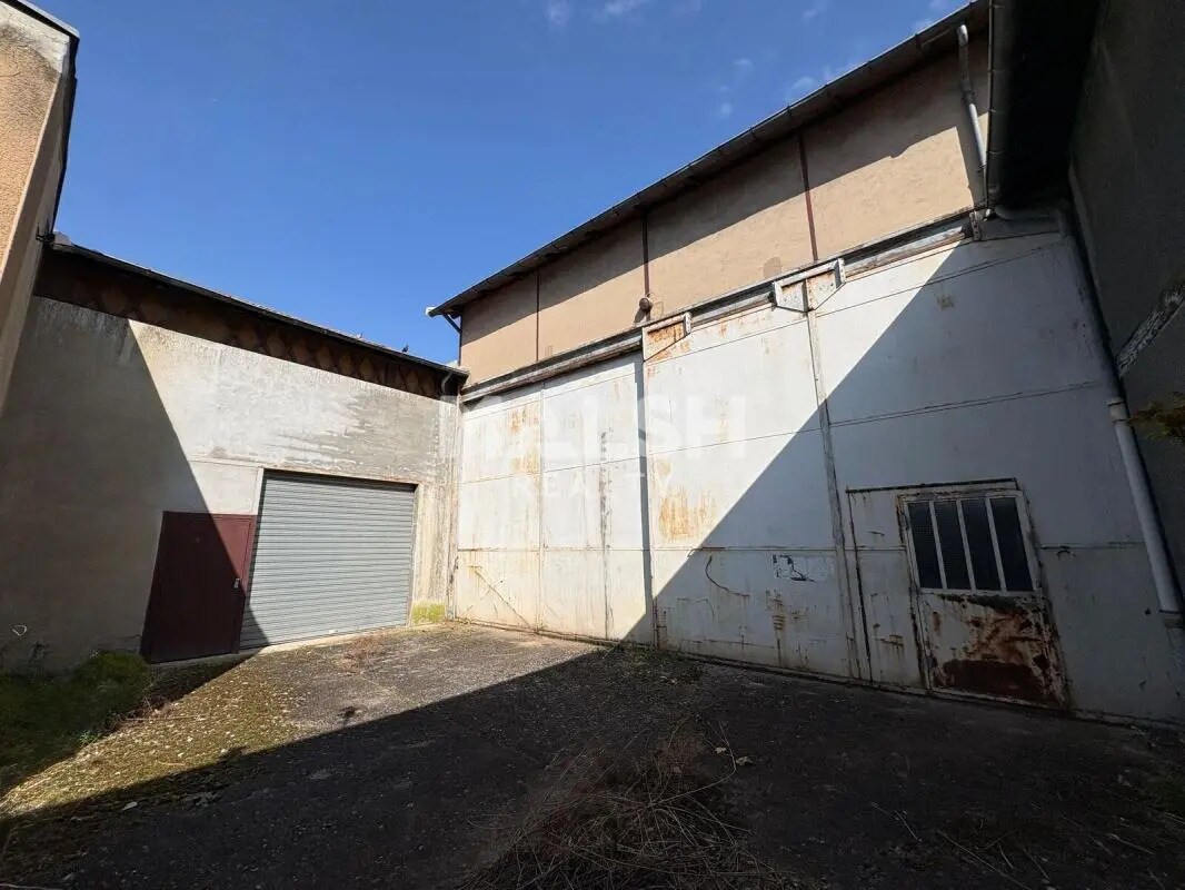 Flex in Lyon for lease Building Photo- Image 1 of 9