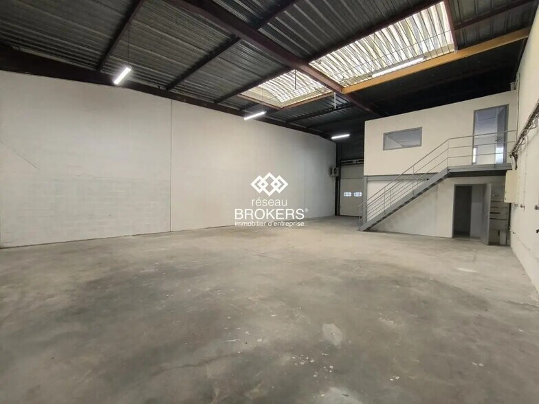 Flex dans Lisses à louer - Photo du bâtiment - Image 1 de 7