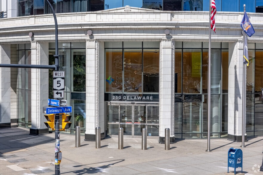 250 Delaware Ave, Buffalo, NY à louer - Photo du bâtiment - Image 2 de 25