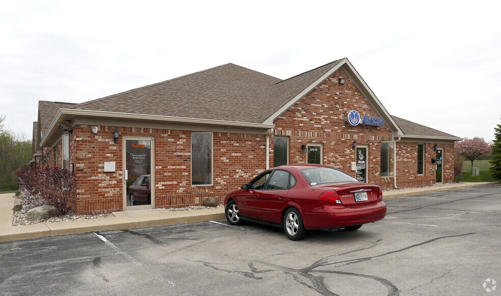 5915 S Emerson Ave, Indianapolis, IN à louer - Photo du bâtiment - Image 3 de 15
