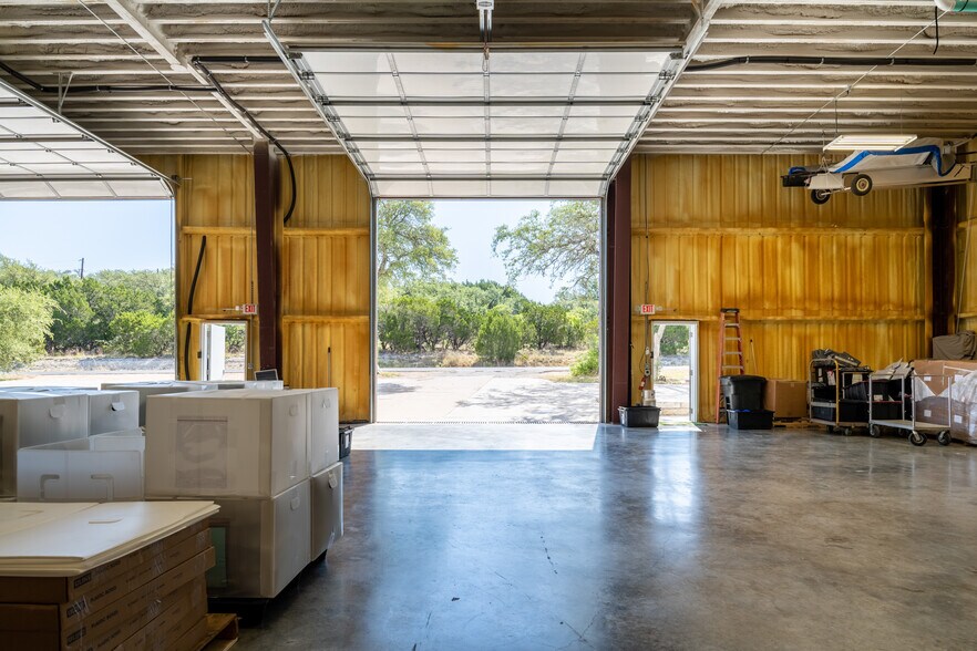 4402 Weletka Dr, Austin, TX à louer - Photo du bâtiment - Image 3 de 7