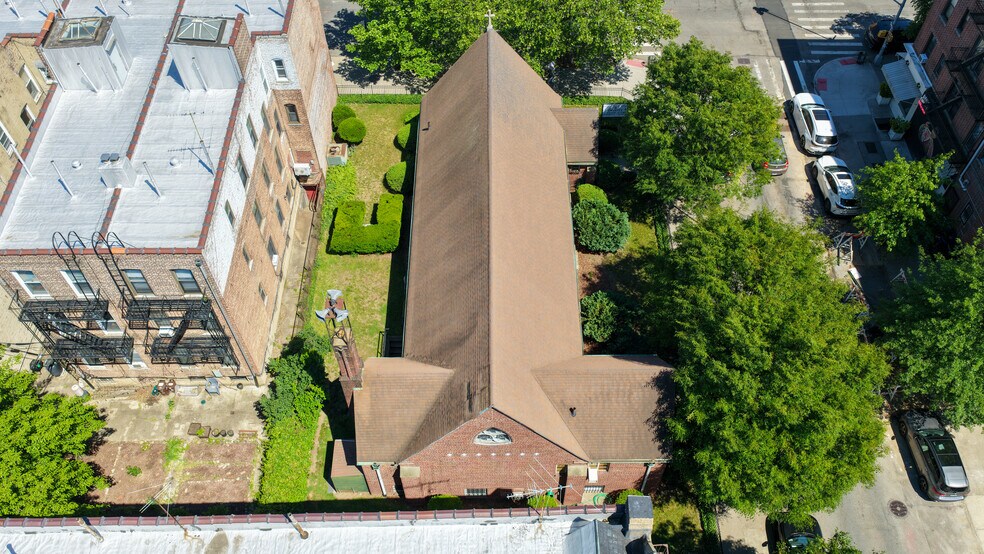 9020 3rd Ave, Brooklyn, NY à vendre - Aérien - Image 3 de 4