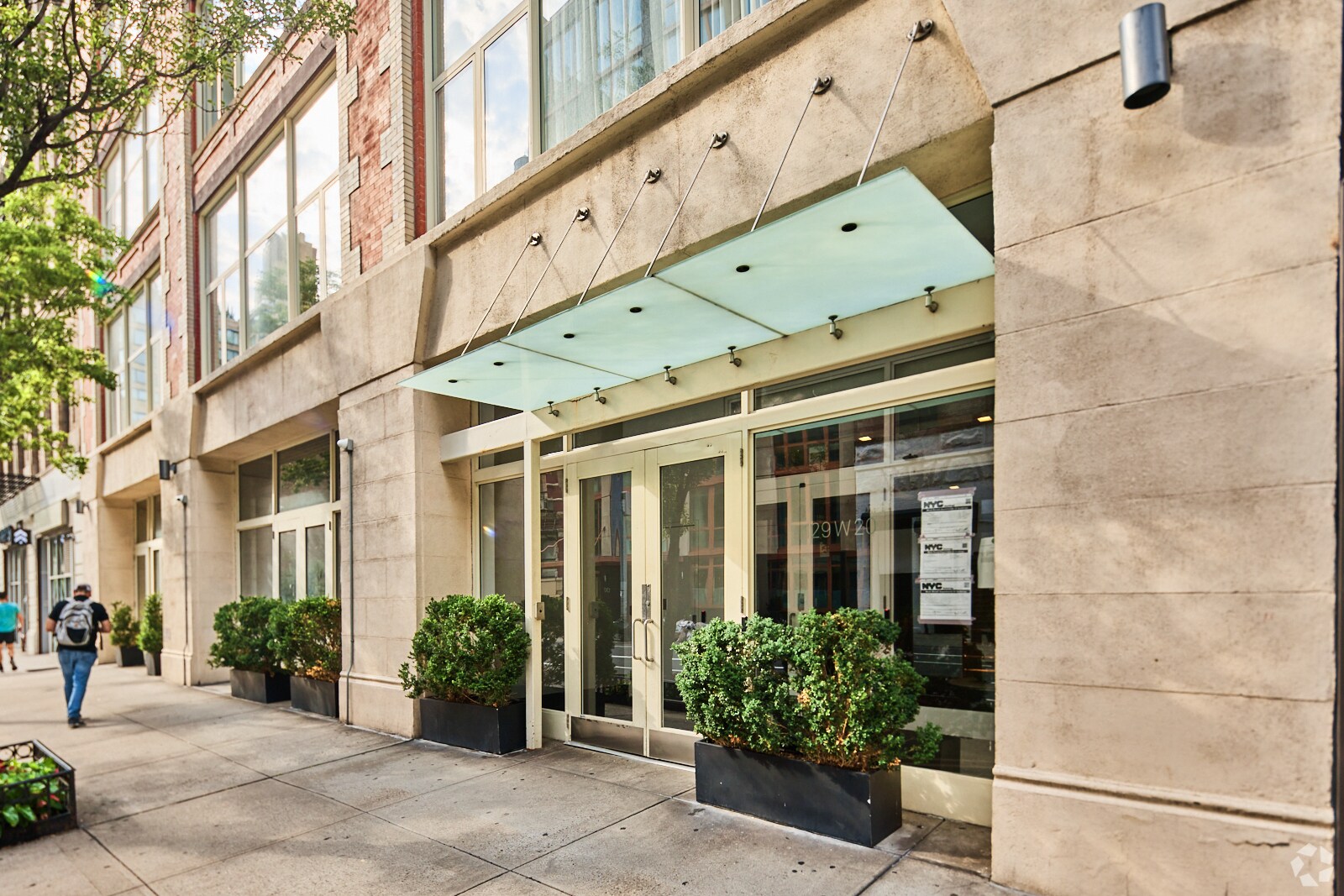 129 W 20th St, New York, NY à vendre Photo du bâtiment- Image 1 de 15