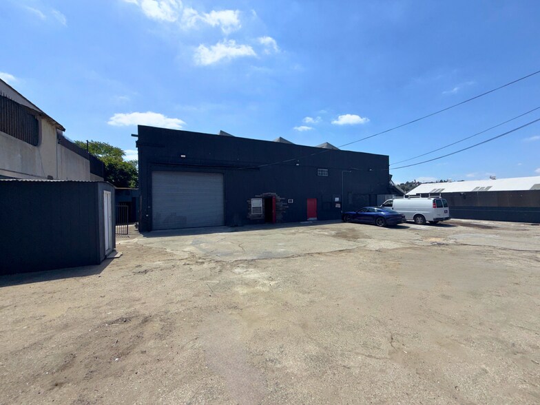 4252 Whiteside St, Los Angeles, CA à louer - Photo du bâtiment - Image 3 de 7