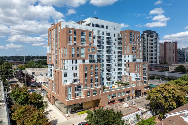 Plus de détails pour 299 Campbell Ave, Toronto, ON - Commerce de détail à louer